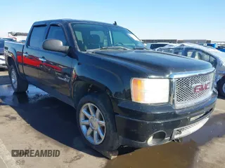 2008 GMC Sierra Denali z VIN 2GTEK638781293934, wystawiony jako IAAI lot #41149328 z przebiegiem 211 948 mil mil oraz . Historia ofert i sprzedaży dostępna na DreamBid. Obrazek 1.