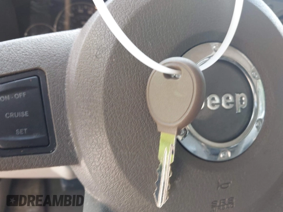 2006 Jeep Commander Limited с VIN 1J8HH58NX6C179429, выставлен на аукционе IAAI как лот 42410804 с пробегом 251 985 миль миль и . История ставок и продаж доступна на DreamBid. Изображение 11.