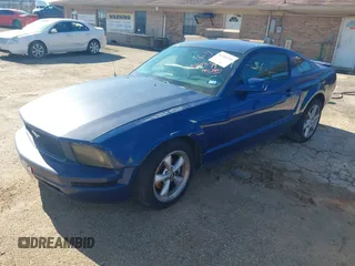 2007 Ford Mustang Deluxe with VIN 1ZVFT80N375305644, listed as a IAAI auction lot 42103749 with 233,762 mi miles and . Bid and sale history available at DreamBid. Image 2.