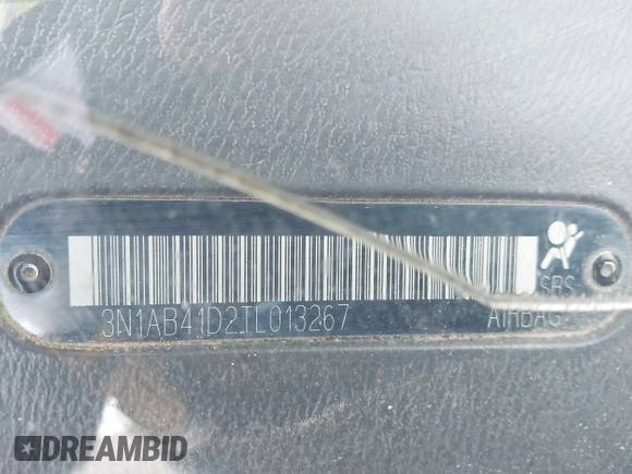 1996 Nissan Sentra XE z VIN 3N1AB41D2TL013267, wystawiony jako IAAI lot #41505728 z przebiegiem 232 387 mil mil oraz . Historia ofert i sprzedaży dostępna na DreamBid. Obrazek 9.