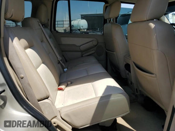 2006 Ford Explorer Limited z VIN 1FMEU75876UA44947, wystawiony jako Copart lot #55494485 z przebiegiem 326 625 mil mil oraz Szkoda całkowita • Salvage title. Historia ofert i sprzedaży dostępna na DreamBid. Obrazek 11.