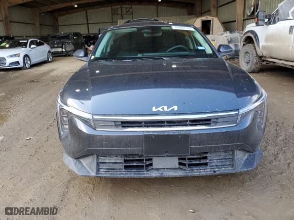 2025 Kia K4 LXS with VIN 3KPFT4DE0SE014148, listed as a Copart auction lot 84668554 with 2,264 mi miles and Salvage Title. Bid and sale history available at carsss.com. Image 5.