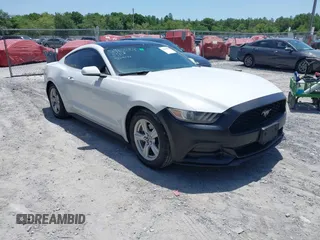 2016 Ford Mustang V6 z VIN 1FA6P8AM0G5267177, wystawiony jako IAAI lot #42291082 z przebiegiem 214 116 mil mil oraz . Historia ofert i sprzedaży dostępna na DreamBid. Obrazek 1.