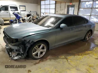 2018 Volvo S90 Momentum with VIN LVY102MK2JP052551, listed as a Copart auction lot 41459085 with 0 mi miles and Salvage Title. Bid and sale history available at carsss.com. Image 1.