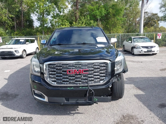 2018 GMC Yukon XL Denali with VIN 1GKS2HKJ0JR361463, listed as a IAAI auction lot 41713458 with 113,569 mi miles. Bid and sale history available at carsss.com. Image 12.