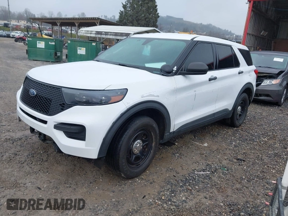 2020 Ford Police Interceptor Utility z VIN 1FM5K8AB8LGD07809, wystawiony jako IAAI lot #41888266 z przebiegiem 39 927 mil mil oraz . Historia ofert i sprzedaży dostępna na DreamBid. Obrazek 2.