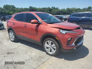 2024 Buick Encore GX Preferred z VIN KL4AMBSL2RB167581, wystawiony jako Copart lot #66429785 z przebiegiem Nie podano mil oraz Szkoda całkowita • Salvage title. Historia ofert i sprzedaży dostępna na DreamBid. Obrazek 4.