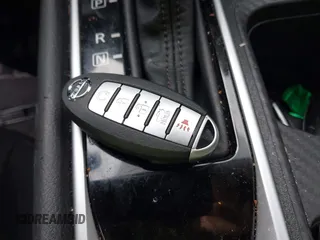 2022 Nissan Sentra SV z VIN 3N1AB8CV0NY317183, wystawiony jako IAAI lot #41701565 z przebiegiem 54 913 mil mil oraz . Historia ofert i sprzedaży dostępna na DreamBid. Obrazek 11.