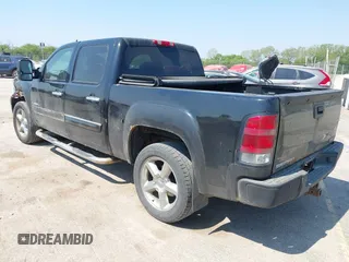 2008 GMC Sierra Denali z VIN 2GTEK638881272803, wystawiony jako IAAI lot #42269401 z przebiegiem 239 033 mil mil oraz . Historia ofert i sprzedaży dostępna na DreamBid. Obrazek 3.