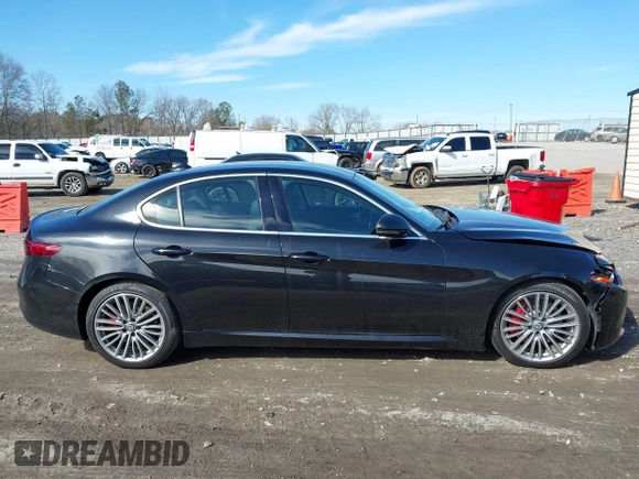 2017 Alfa Romeo Giulia Ti z VIN ZARFAECN4H7551195, wystawiony jako IAAI lot #41444631 z przebiegiem 72 596 mil mil oraz . Historia ofert i sprzedaży dostępna na DreamBid. Obrazek 13.