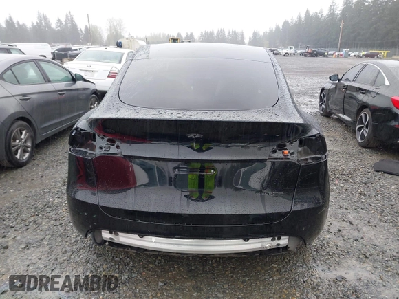 2024 Tesla Model Y Long Range z VIN 7SAYGDEE4RF014480, wystawiony jako IAAI lot #41979686 z przebiegiem 13 829 mil mil oraz . Historia ofert i sprzedaży dostępna na DreamBid. Obrazek 17.