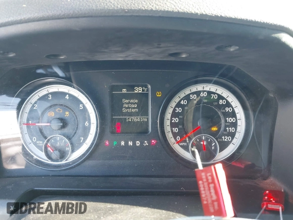 2014 Ram 1500 Express z VIN 1C6RR7KT5ES225661, wystawiony jako IAAI lot #41363288 z przebiegiem 147 841 mil mil oraz . Historia ofert i sprzedaży dostępna na DreamBid. Obrazek 7.