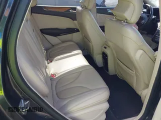 2015 Lincoln MKC z VIN 5LMCJ1A97FUJ22751, wystawiony jako IAAI lot #42266144 z przebiegiem 153 295 mil mil oraz . Historia ofert i sprzedaży dostępna na DreamBid. Obrazek 8.