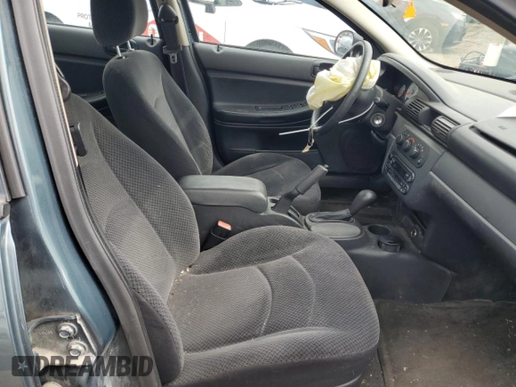 2005 Dodge Stratus SXT z VIN 1B3EL46X25N574295, wystawiony jako Copart lot #51846645 z przebiegiem 135 642 mil mil oraz Czysty tytuł • Clean title. Historia ofert i sprzedaży dostępna na DreamBid. Obrazek 7.