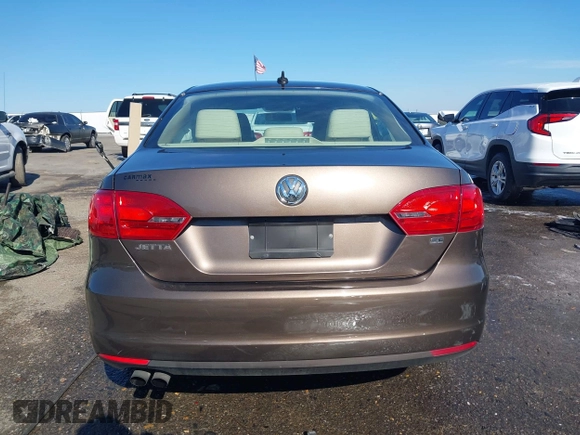 2014 Volkswagen Jetta Sedan SE w/Connectivity with VIN 3VWD07AJ1EM361255, listed as a IAAI auction lot 41385849 with 166,124 mi miles. Bid and sale history available at carsss.com. Image 16.