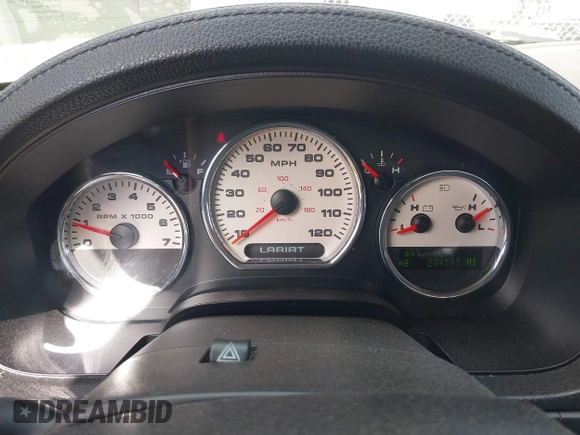 2005 Ford F-150 XLT with VIN 1FTPW14585FB15913, listed as a IAAI auction lot 42134300 with 234,597 mi miles. Bid and sale history available at carsss.com. Image 7.