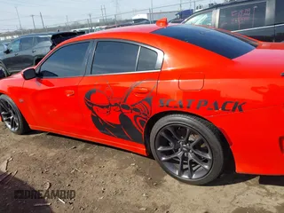 2020 Dodge Charger Scat Pack z VIN 2C3CDXGJ9LH135751, wystawiony jako IAAI lot #41661561 z przebiegiem 38 162 mil mil oraz . Historia ofert i sprzedaży dostępna na DreamBid. Obrazek 14.