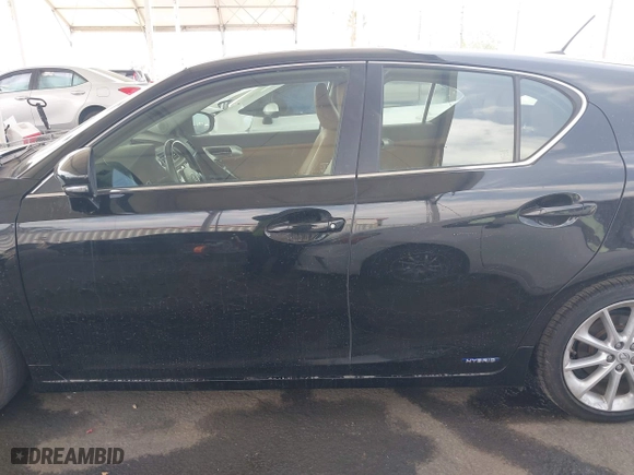 2013 Lexus CT 200h Hybrid with VIN JTHKD5BH9D2161341, listed as a IAAI auction lot 42127032 with 165,134 mi miles. Bid and sale history available at carsss.com. Image 14.