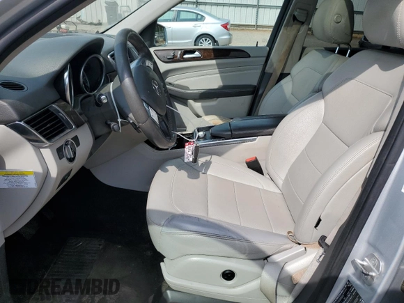 2013 Mercedes-Benz M 350 z VIN 4JGDA5JB5DA134624, wystawiony jako Copart lot #55031775 z przebiegiem 123 061 mil mil oraz Szkoda całkowita • Salvage title. Historia ofert i sprzedaży dostępna na DreamBid. Obrazek 7.