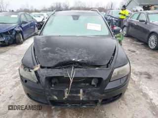 2007 Volvo V50 2.4L with VIN YV1MW382872316147, listed as a IAAI auction lot 41547724 with 275,033 mi miles. Bid and sale history available at carsss.com. Image 12.