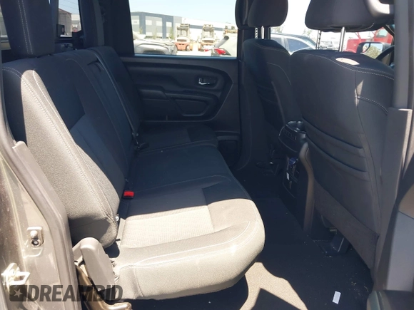 2018 Nissan Titan SV with VIN 1N6AA1E6XJN525640, listed as a IAAI auction lot 42139103 with 88,338 mi miles and . Bid and sale history available at DreamBid. Image 8.