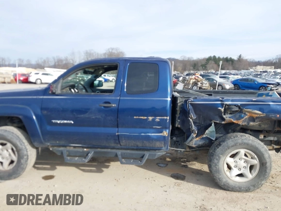 2006 Toyota Tacoma with VIN 5TEUU42N46Z247343, listed as a IAAI auction lot 41235061 with 189,193 mi miles. Bid and sale history available at carsss.com. Image 14.