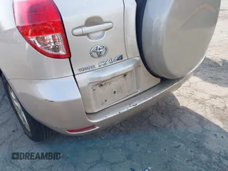 2008 Toyota RAV4 with VIN JTMBD33V685207304, listed as a IAAI auction lot 42077911 with 246,172 mi miles. Bid and sale history available at carsss.com. Image 6.