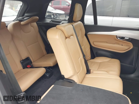2017 Volvo XC90 Momentum with VIN YV4A22PK7H1134864, listed as a IAAI auction lot 42013875 with 200,367 mi miles. Bid and sale history available at carsss.com. Image 8.