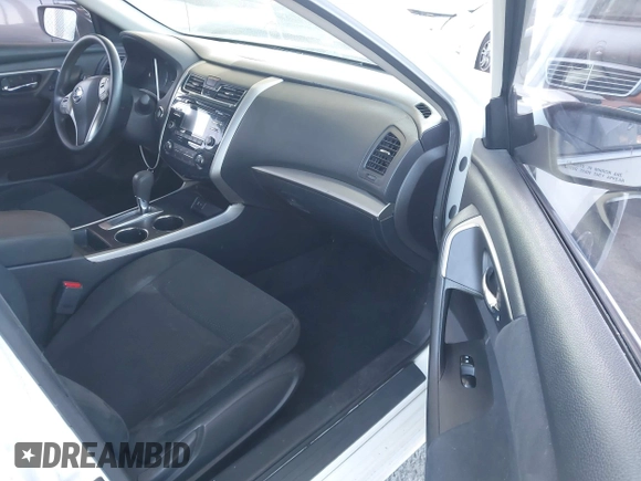 2015 Nissan Altima 2.5 S with VIN 1N4AL3AP6FC228428, listed as a IAAI auction lot 41966303 with 118,706 mi miles. Bid and sale history available at carsss.com. Image 5.