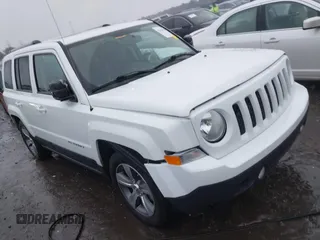 2017 Jeep Patriot High Altitude with VIN 1C4NJPFA0HD199230, listed as a IAAI auction lot 41424706 with 117,909 mi miles and . Bid and sale history available at carsss.com. Image 1.