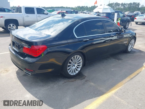 2011 BMW 7 Series 750Li xDrive z VIN WBAKC8C54BC431851, wystawiony jako IAAI lot #42216519 z przebiegiem 106 022 mil mil oraz . Historia ofert i sprzedaży dostępna na DreamBid. Obrazek 4.