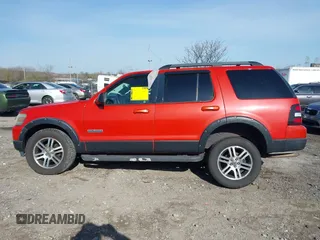 2007 Ford Explorer XLT with VIN 1FMEU73E37UA86705, listed as a IAAI auction lot 41943863 with Not Provided miles. Bid and sale history available at carsss.com. Image 13.