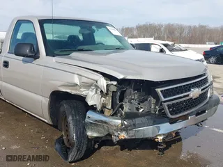 2006 Chevrolet Silverado 1500 Work Truck with VIN 3GCEC14X96G157606, listed as a IAAI auction lot 41608801 with 226,617 mi miles. Bid and sale history available at carsss.com. Image 6.