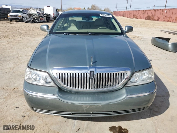 2006 Lincoln Town Car Signature with VIN 1LNHM81V56Y643370, listed as a Copart auction lot 48261835 with 87,027 mi miles and Salvage Title. Bid and sale history available at carsss.com. Image 5.