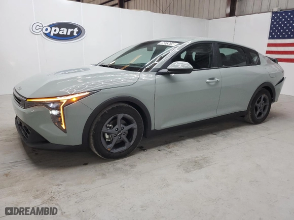2025 Kia K4 LXS with VIN 3KPFT4DE6SE019841, listed as a Copart auction lot 86073614 with 2,541 mi miles and Salvage Title. Bid and sale history available at carsss.com. Image 1.