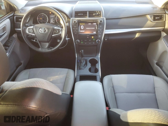 2017 Toyota Camry XLE z VIN 4T1BF1FK2HU386572, wystawiony jako Copart lot #60453915 z przebiegiem 120 340 mil mil oraz Szkoda całkowita • Salvage title. Historia ofert i sprzedaży dostępna na DreamBid. Obrazek 8.
