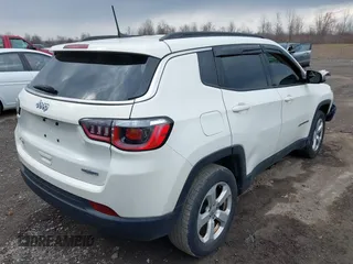 2019 Jeep Compass Latitude with VIN 3C4NJDBB6KT839035, listed as a IAAI auction lot 41864722 with Not Provided miles and . Bid and sale history available at carsss.com. Image 4.