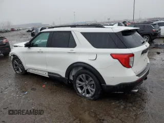 2024 Ford Explorer XLT with VIN 1FMSK8DH6RGA56655, listed as a Copart auction lot 42824575 with 18,789 mi miles and Clean Title. Bid and sale history available at carsss.com. Image 2.
