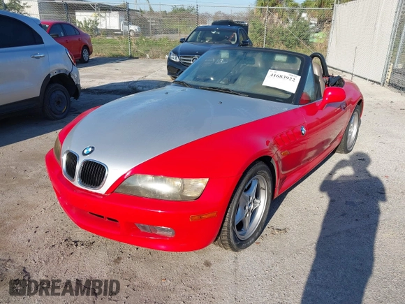 1998 BMW 3 Series 1.9L with VIN 4USCH7320WLD15574, listed as a IAAI auction lot 41683922 with 125,218 mi miles. Bid and sale history available at carsss.com. Image 2.