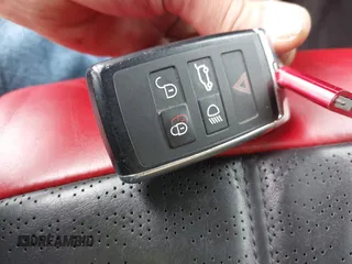 2021 Land Rover Range Rover Sport Autobiography z VIN SALWV2SE9MA754605, wystawiony jako IAAI lot #42387718 z przebiegiem 70 682 mil mil oraz . Historia ofert i sprzedaży dostępna na DreamBid. Obrazek 11.