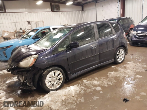 2010 Honda Fit Sport с VIN JHMGE8H47AC013526, выставлен на аукционе IAAI как лот 41617145 с пробегом 108 459 миль миль и . История ставок и продаж доступна на DreamBid. Изображение 17.