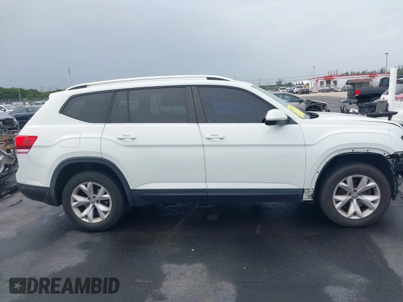 2018 Volkswagen Atlas S z VIN 1V2AP2CA7JC599090, wystawiony jako IAAI lot #42419230 z przebiegiem 81 176 mil mil oraz . Historia ofert i sprzedaży dostępna na DreamBid. Obrazek 14.