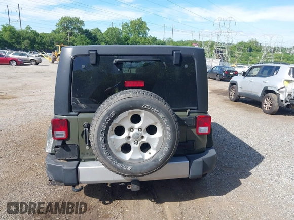 2015 Jeep Wrangler Unlimited Altitude z VIN 1C4HJWEG0FL752152, wystawiony jako IAAI lot #42311043 z przebiegiem 112 379 mil mil oraz . Historia ofert i sprzedaży dostępna na DreamBid. Obrazek 16.