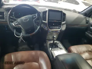 2018 Toyota Land Cruiser z VIN JTMCY7AJ5J4068164, wystawiony jako Copart lot #54444965 z przebiegiem 105 323 mil mil oraz Szkody całkowita. Historia ofert i sprzedaży dostępna na DreamBid. Obrazek 8.