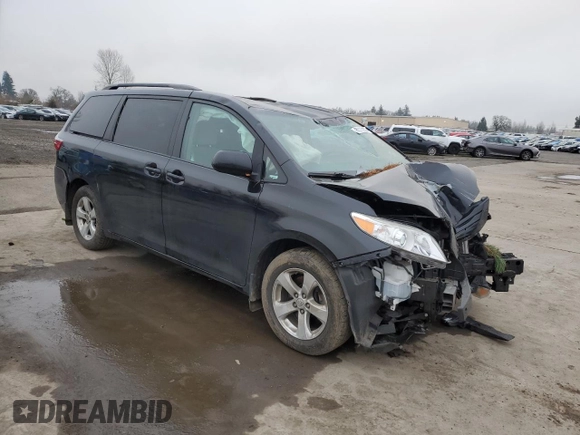 2017 Toyota Sienna LE Auto Access Seat with VIN 5TDKZ3DCXHS787133, listed as a Copart auction lot 88275855 with 41,585 mi miles and Salvage Title. Bid and sale history available at carsss.com. Image 4.