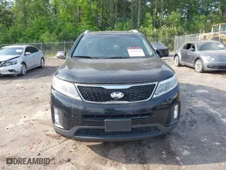2014 Kia Sorento LX with VIN 5XYKT4A69EG518619, listed as a IAAI auction lot 42029285 with 187,976 mi miles. Bid and sale history available at carsss.com. Image 6.