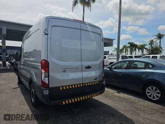 2017 Ford Transit Cargo z VIN 1FTYE1CMXHKA48291, wystawiony jako IAAI lot #42731289 z przebiegiem 142 973 mil mil oraz . Historia ofert i sprzedaży dostępna na DreamBid. Obrazek 8.