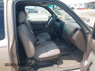 2000 Toyota Tacoma z VIN 5TEVL52N4YZ717158, wystawiony jako IAAI lot #42223643 z przebiegiem 180 515 mil mil oraz . Historia ofert i sprzedaży dostępna na DreamBid. Obrazek 5.