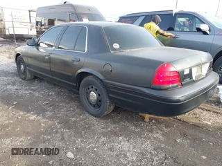 2006 Ford Police Interceptor z VIN 2FAHP71W76X142677, wystawiony jako IAAI lot #41173196 z przebiegiem 152 236 mil mil oraz . Historia ofert i sprzedaży dostępna na DreamBid. Obrazek 3.