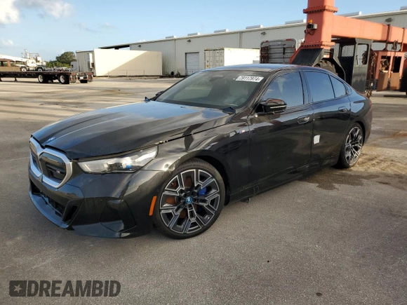 2024 BMW i5 M60 z VIN WBY43FK00RCP12947, wystawiony jako Copart lot #79117974 z przebiegiem Nie podano mil oraz Szkody całkowita. Historia ofert i sprzedaży dostępna na DreamBid. Obrazek 1.